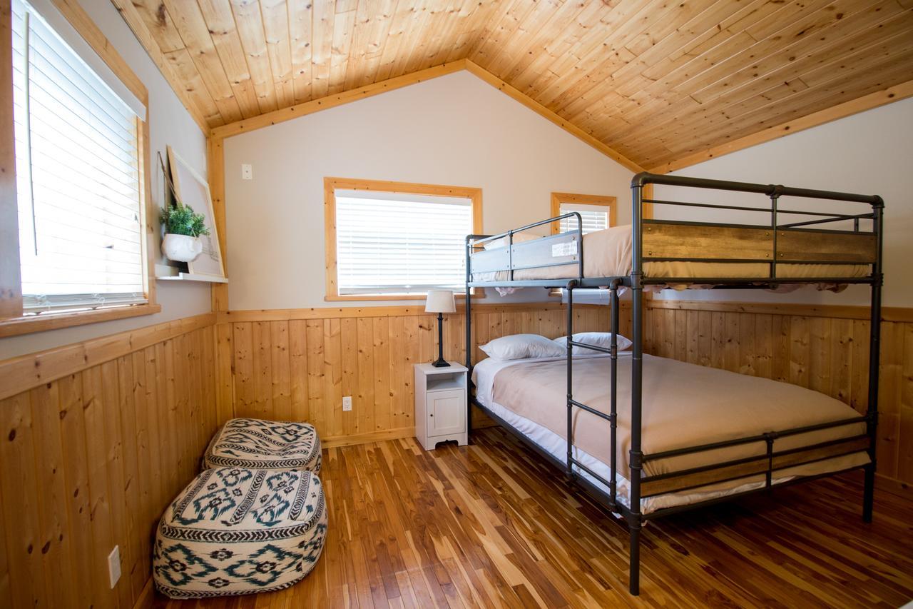 Reef Point Cottages Ucluelet Extérieur photo
