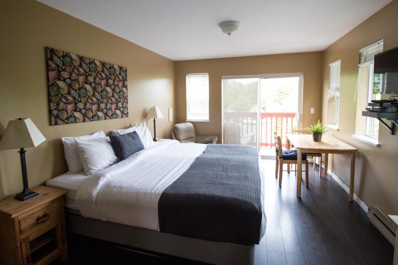Reef Point Cottages Ucluelet Extérieur photo