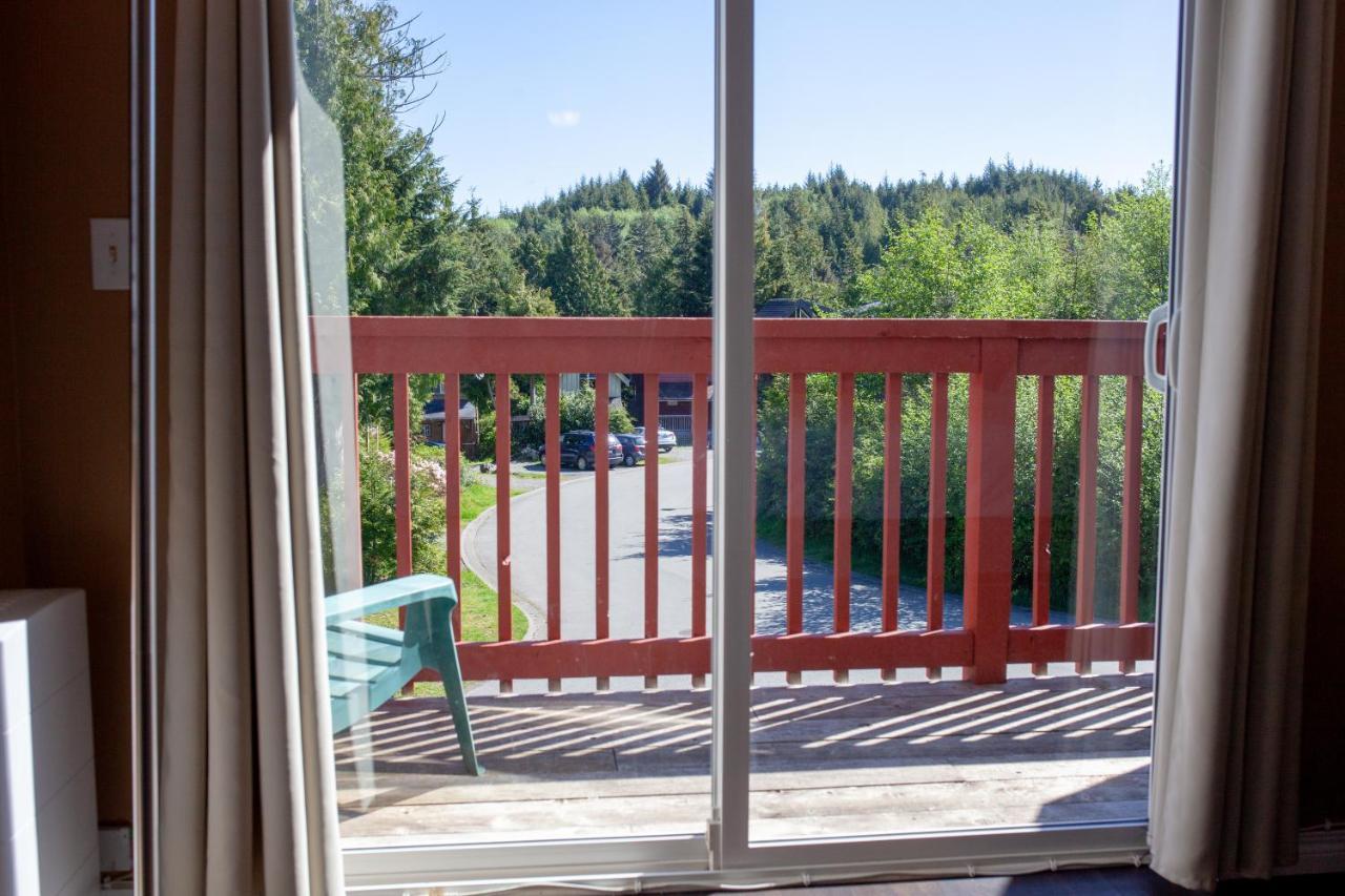 Reef Point Cottages Ucluelet Extérieur photo
