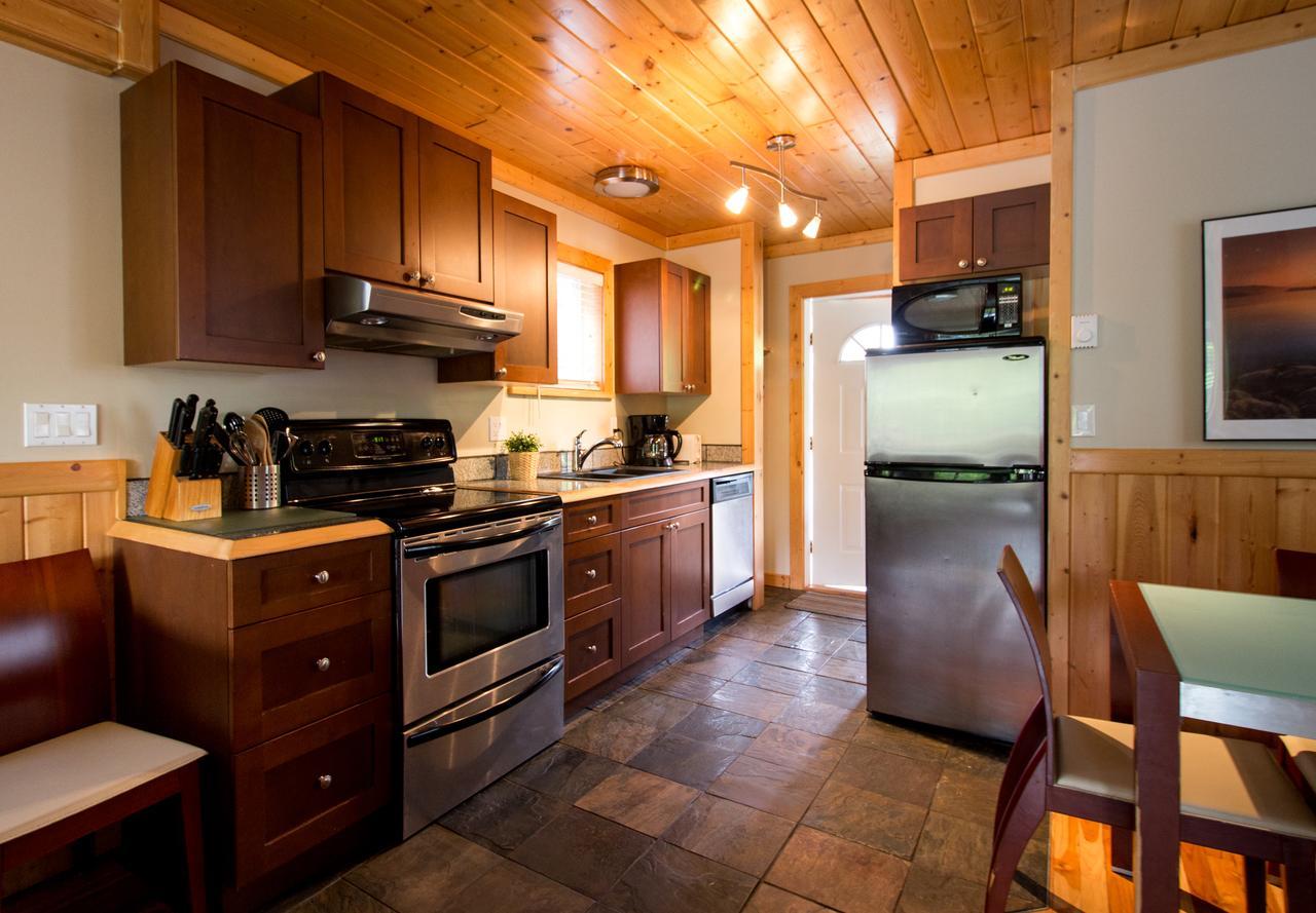 Reef Point Cottages Ucluelet Extérieur photo