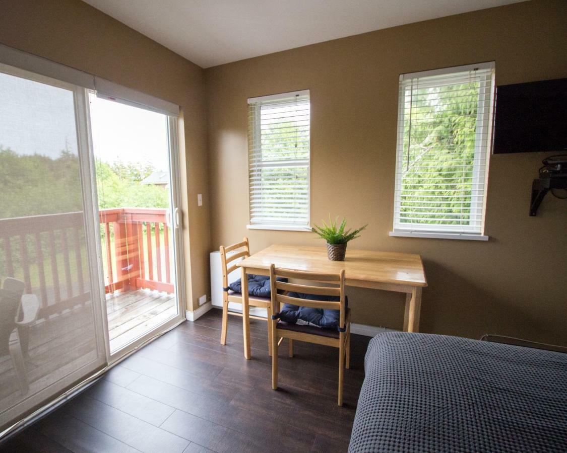 Reef Point Cottages Ucluelet Extérieur photo