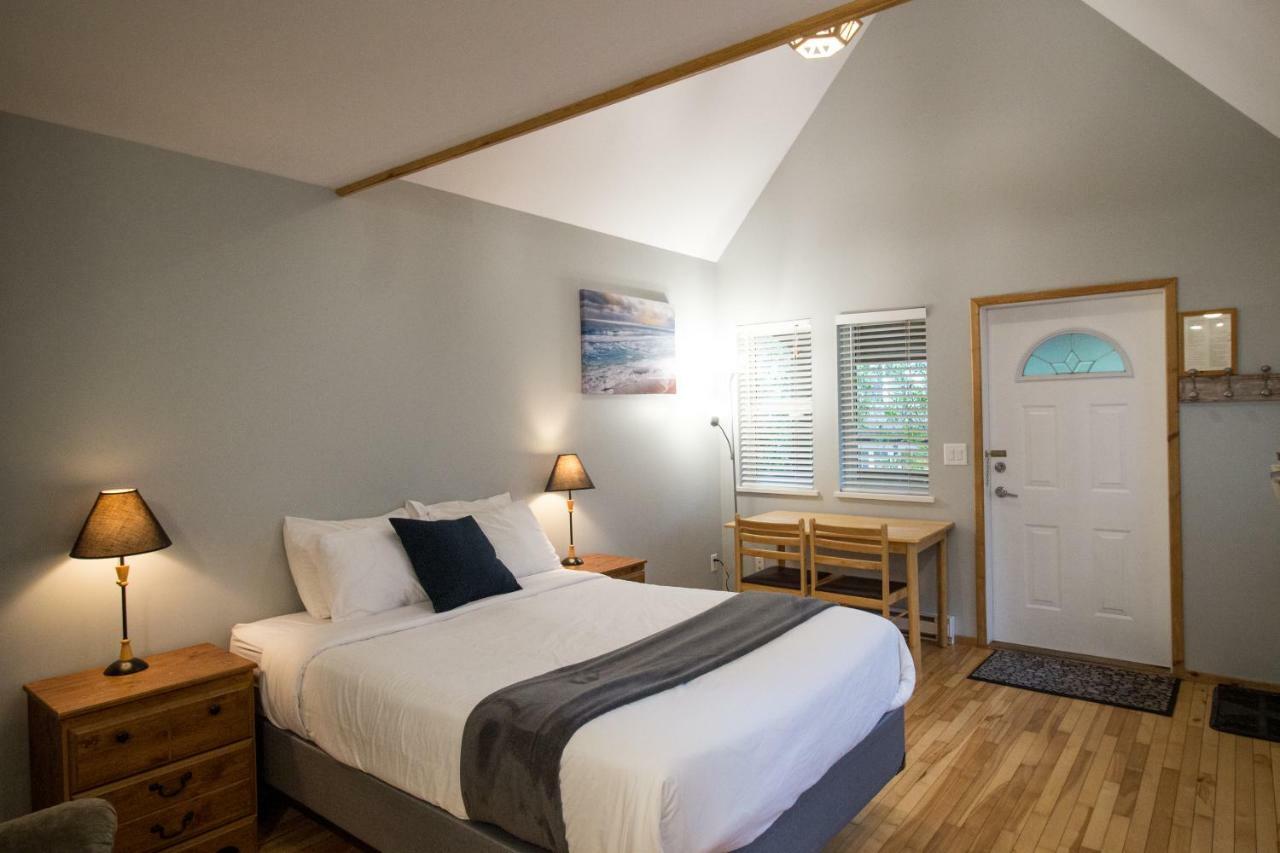 Reef Point Cottages Ucluelet Extérieur photo